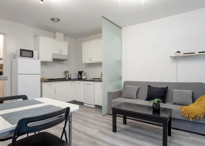 1 Bedrooms 1 Bathrooms Furnished - Las Cortes - Cozy- Mintystay
